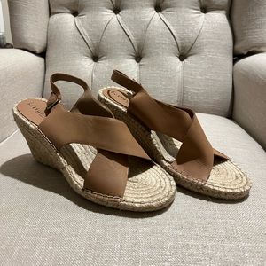 Nwt Bettye Muller espadrille wedge